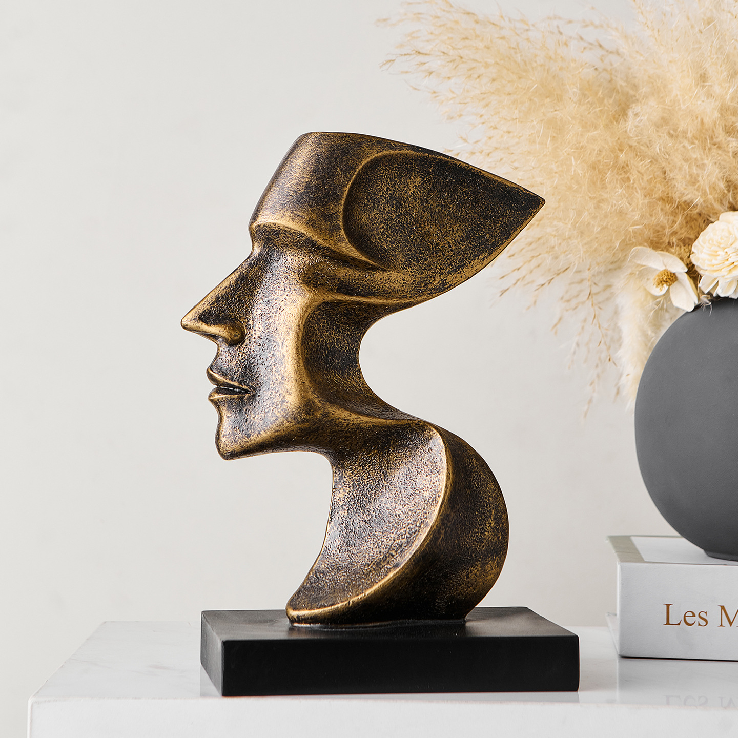 Creative Human Figurine Sculpt - مراجعة Resin Art Gift For Anniversary وسعره
