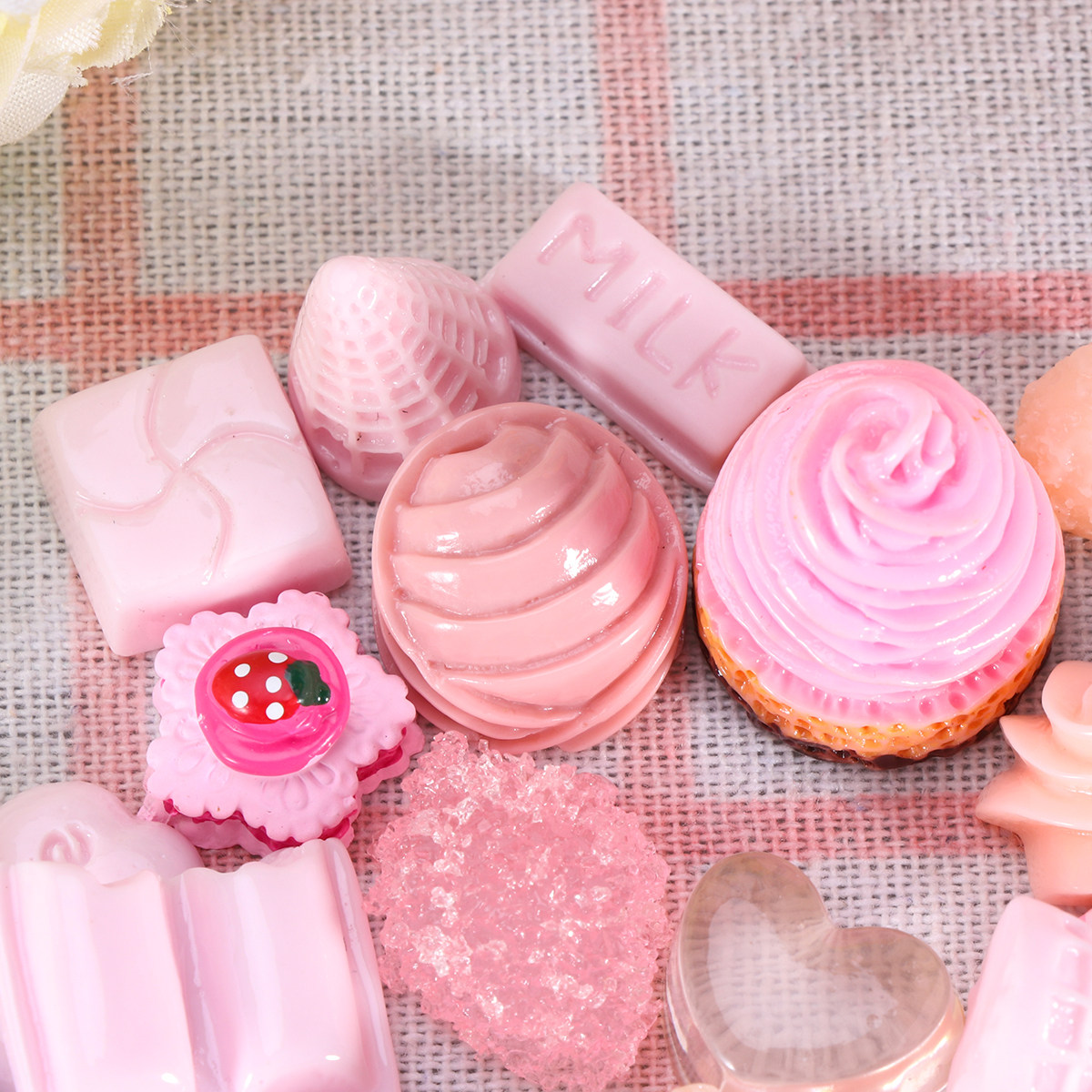 30Pcs Resin DIY Stickers Pink  - مراجعة Resin Mixing Cup وسعره